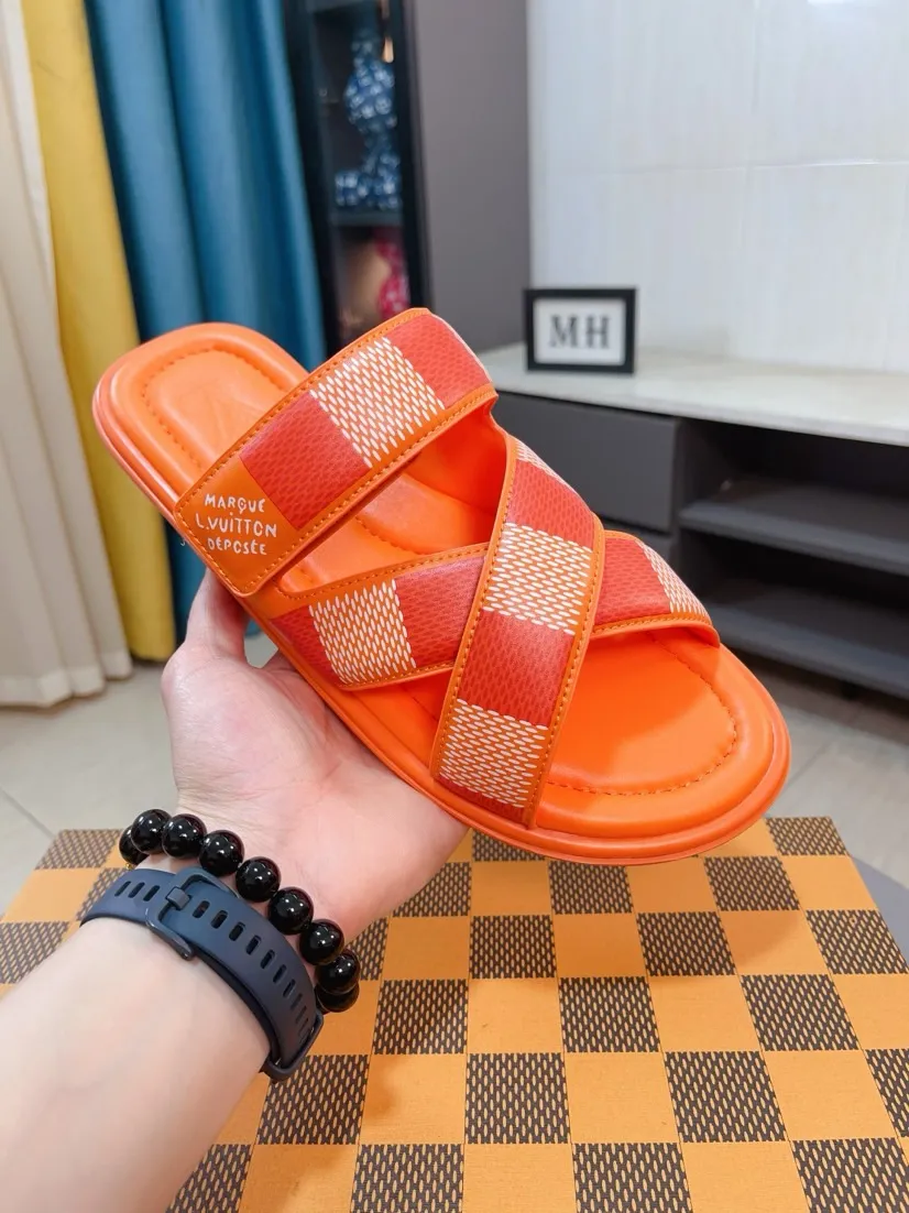 Men's shoes 💰380🌹🌹 (lv-Louis Vuitton) New men's slippers, high-end boutique, exquisite embossed logo decoration on the upper, fine workmanship, super soft soles, casual, loose and comfortable, a must-have in summer! \nsize：38-44